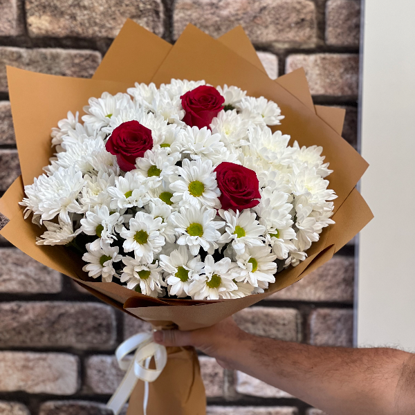  Send Flowers Belek 3 Roses and Krizantem 