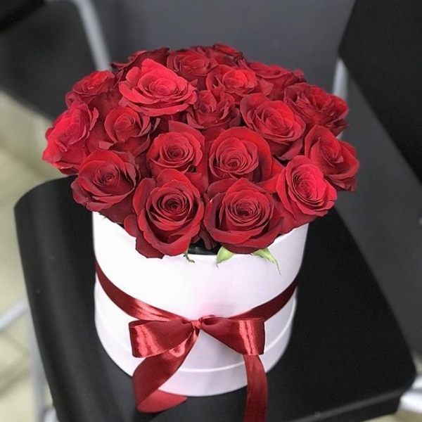  Belek Blumenbestellung 21 rote Rosen in einer Box