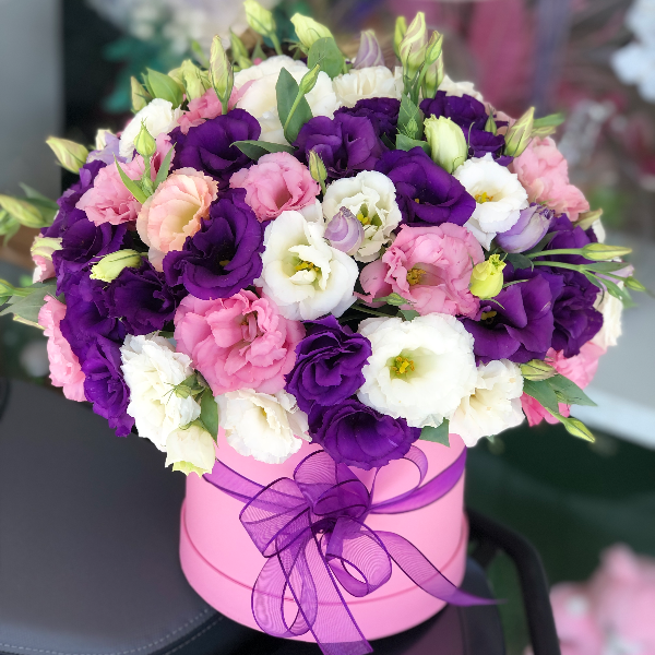  Belek Blumenbestellung gemischter Lisianthus im Karton