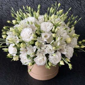 Belek Blumen Bestellen Weiße Lisianthus in einer Box