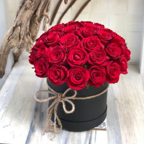 Belek Florist 37 Roses in Box