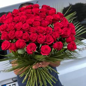  Flower Delivery Belek 61 Red Roses Bouquet 