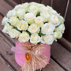  Flower Delivery Belek 25 White Roses in Box